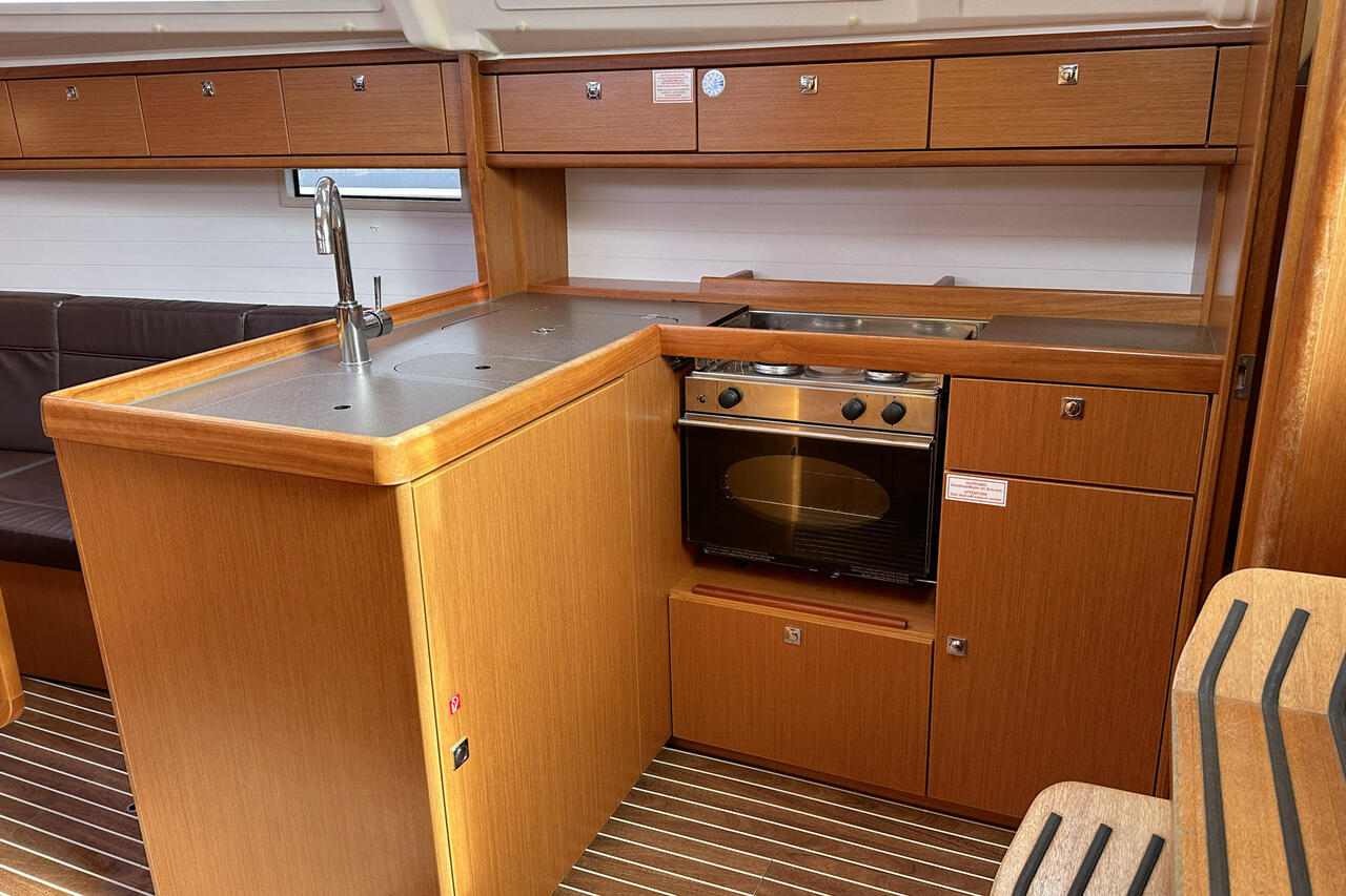 Bavaria Cruiser 37 - 3 cab. — photo 13