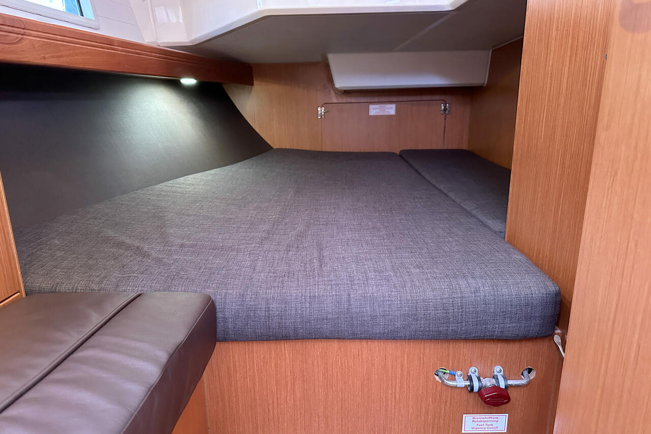 Bavaria Cruiser 37 - 3 cab. — photo 17
