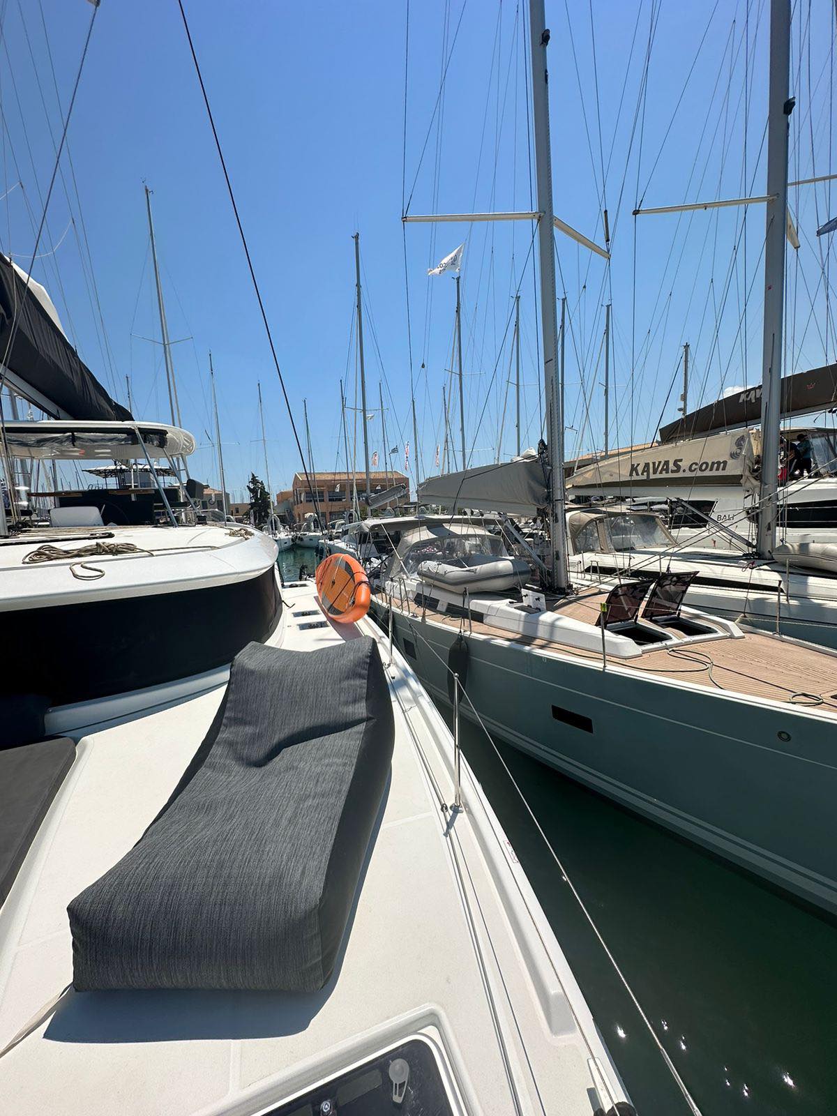 Lagoon 46 - 4 + 1 cab. — photo 7