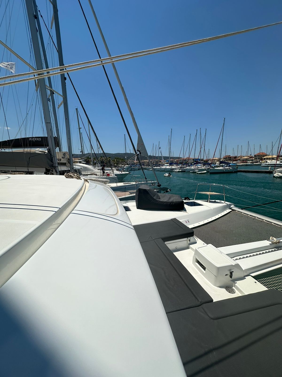 Lagoon 46 - 4 + 1 cab. — photo 9