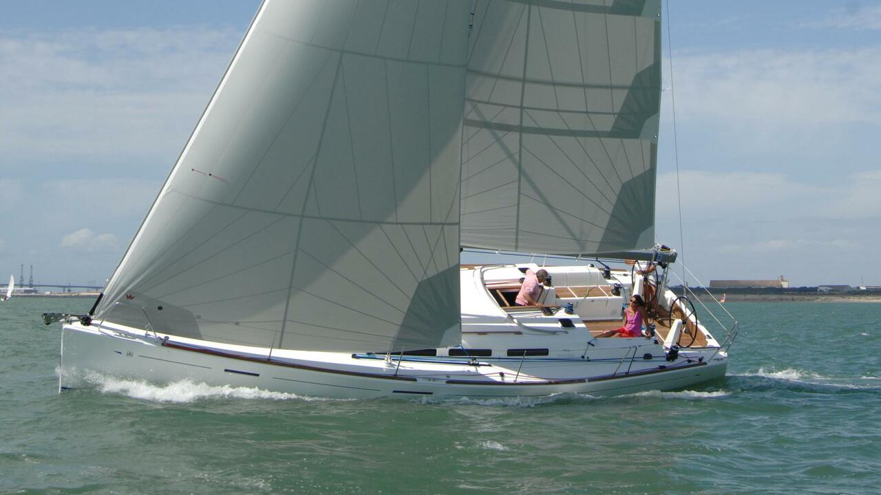 Dufour 40E — photo 6