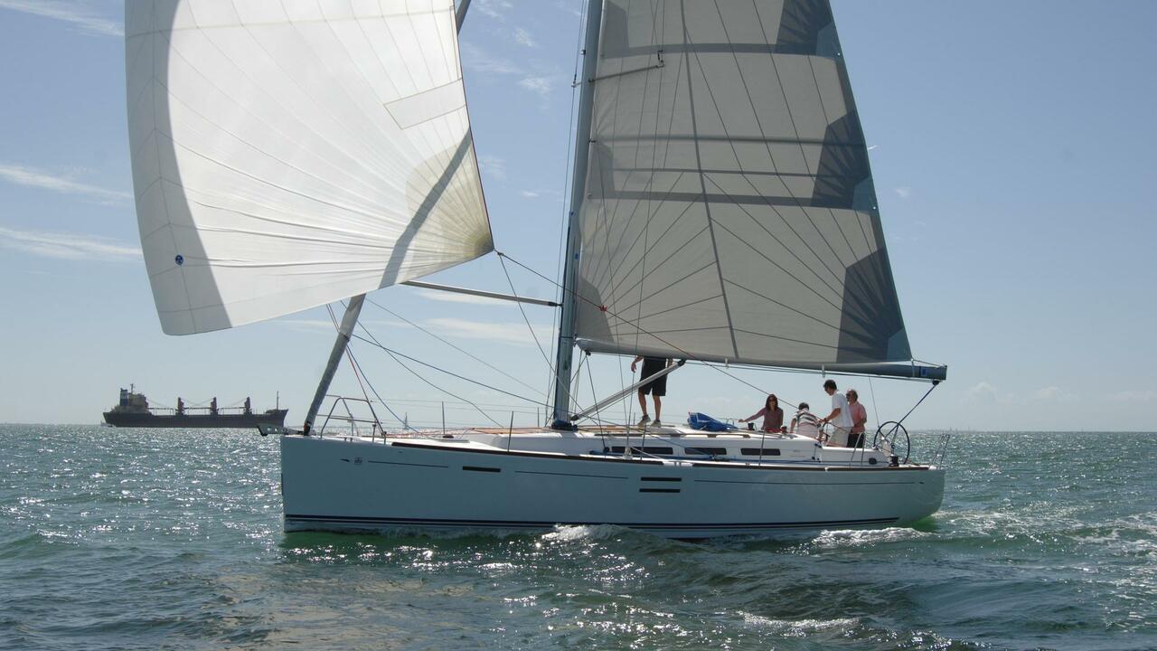 Dufour 40E — photo 7