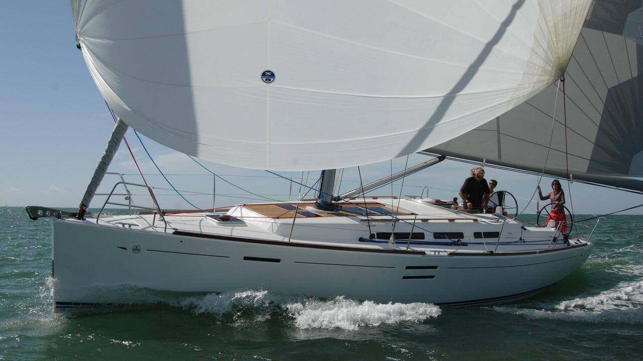 Dufour 40E — photo 8