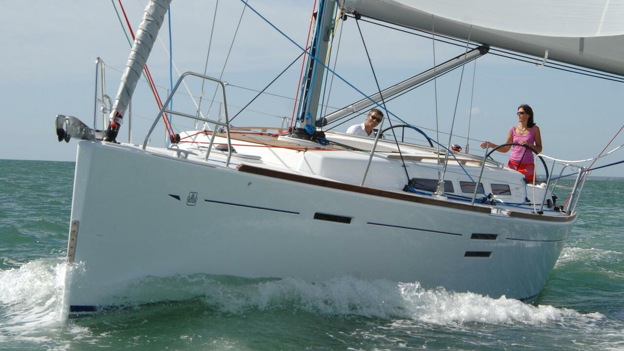 Dufour 40E — photo 9