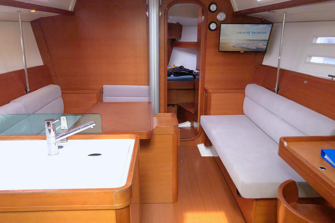 Dufour 40E — photo 10