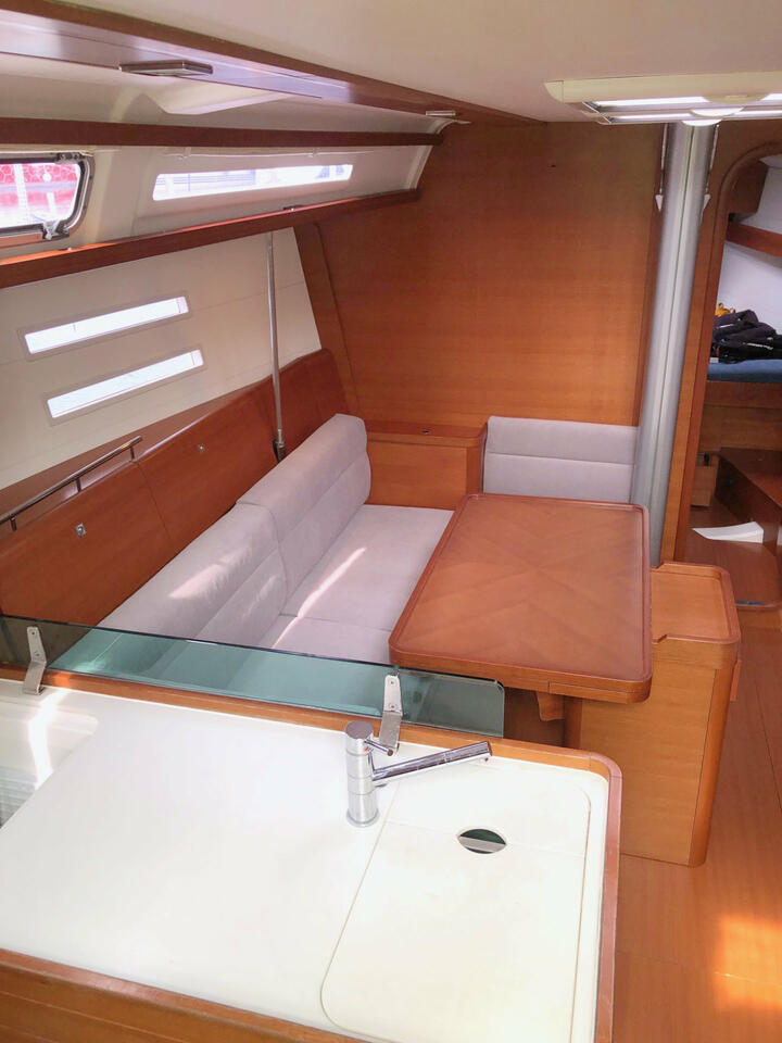 Dufour 40E — photo 11