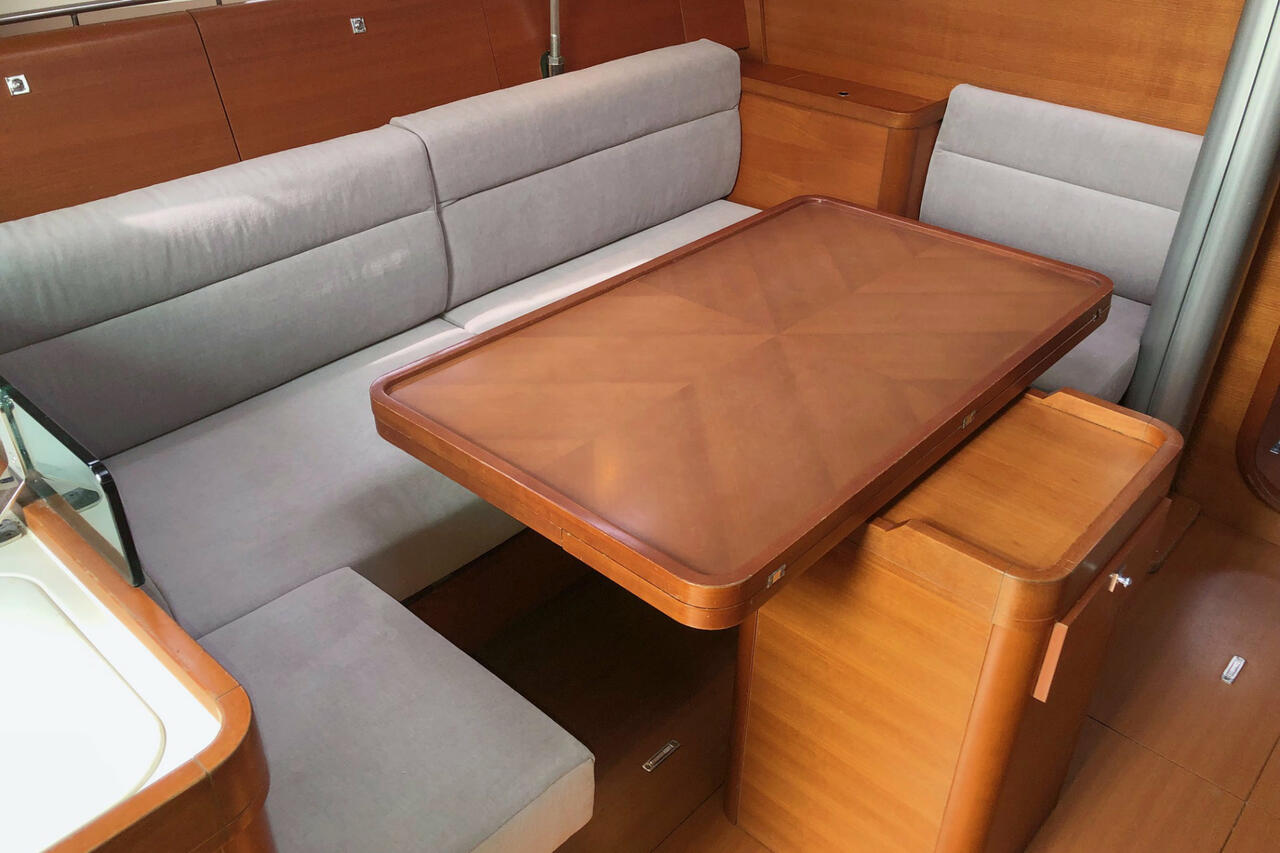 Dufour 40E — photo 12