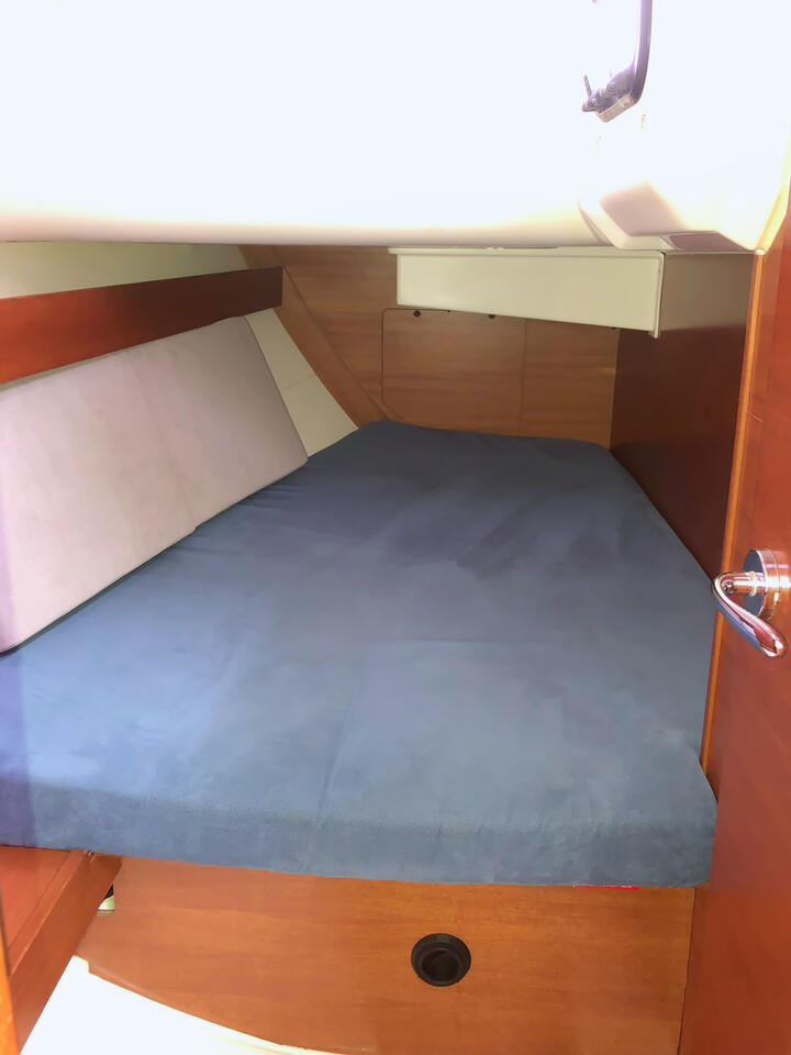 Dufour 40E — photo 15