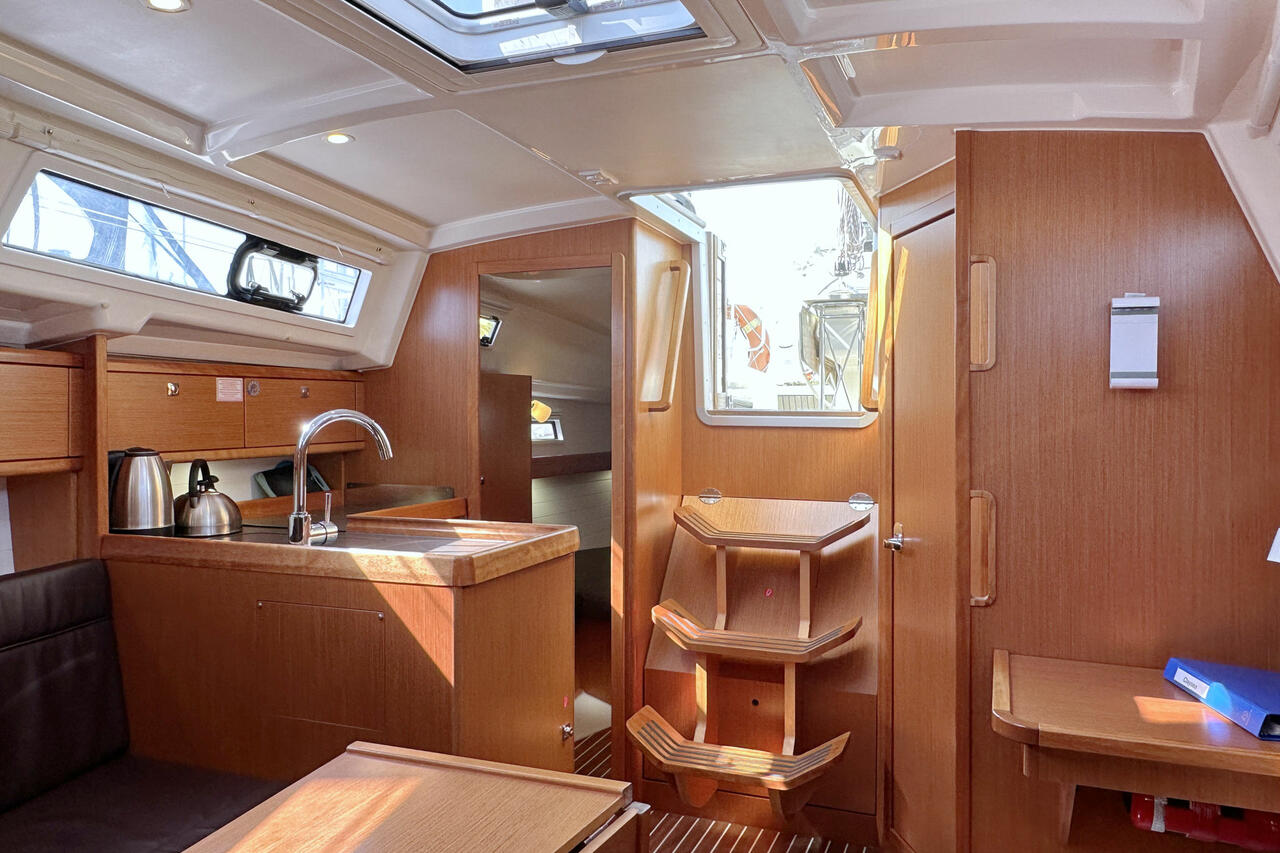 Bavaria Cruiser 33 — photo 10