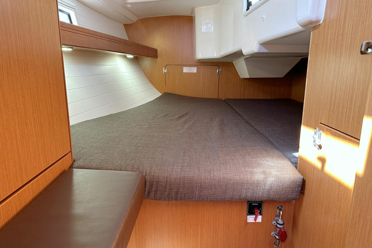 Bavaria Cruiser 33 — photo 16