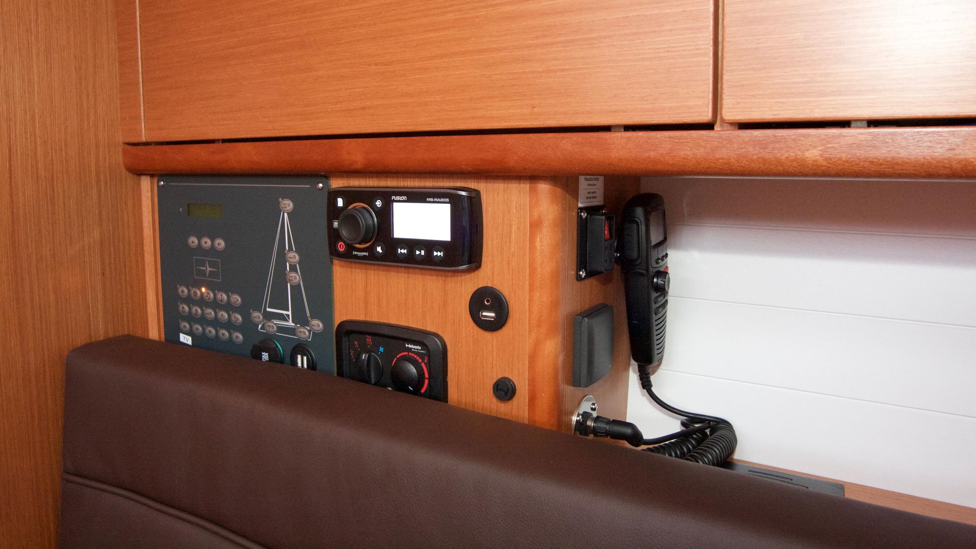 Bavaria Cruiser 34 — photo 15