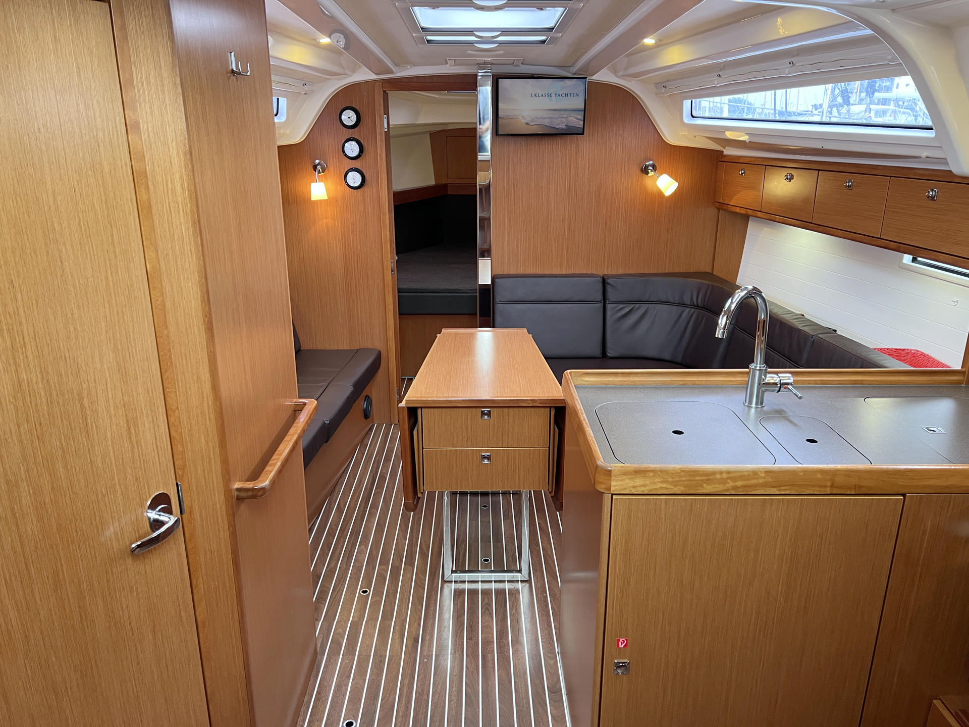 Bavaria Cruiser 37 - 3 cab. — photo 8