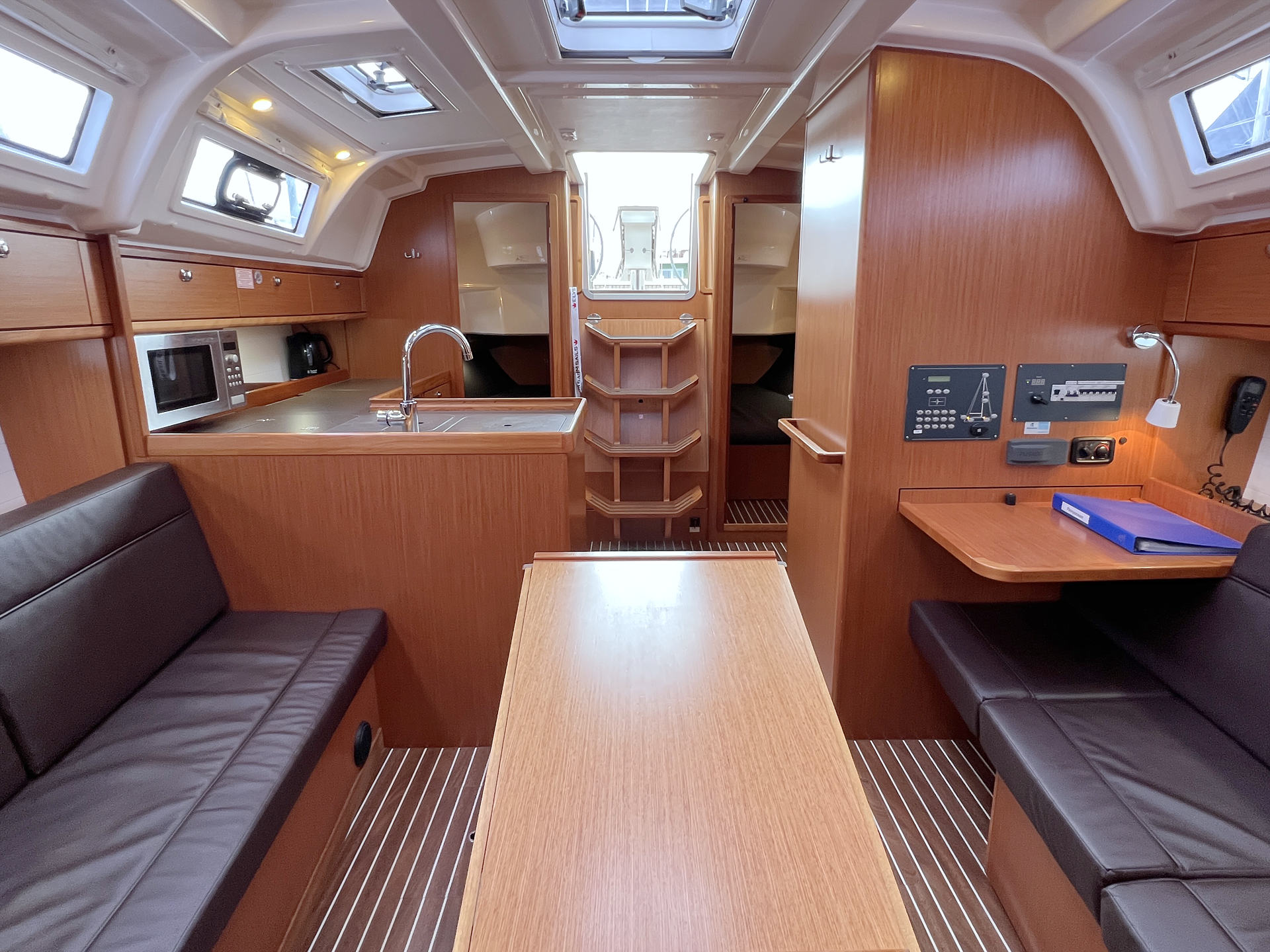 Bavaria Cruiser 37 - 3 cab. — photo 9