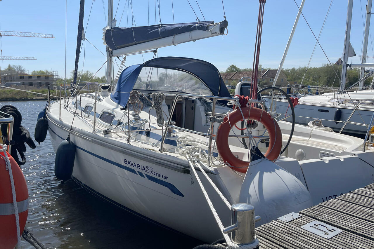 Bavaria 38 Cruiser — photo 6