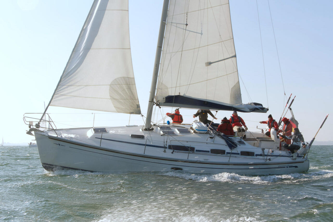 Bavaria 38 Cruiser — photo 7