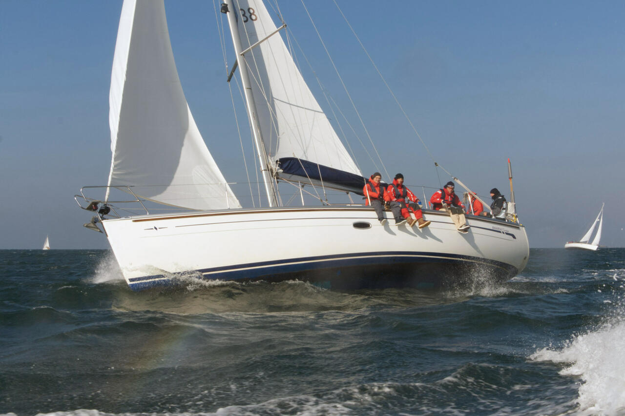 Bavaria 38 Cruiser — photo 8