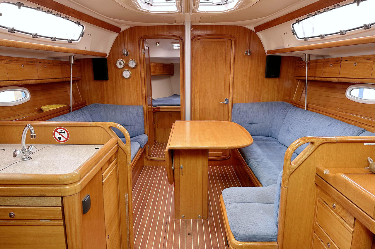 Bavaria 38 Cruiser — photo 13
