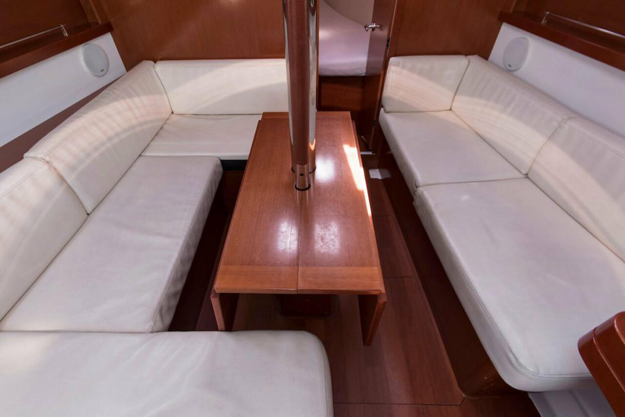 Oceanis 34.2 — photo 10
