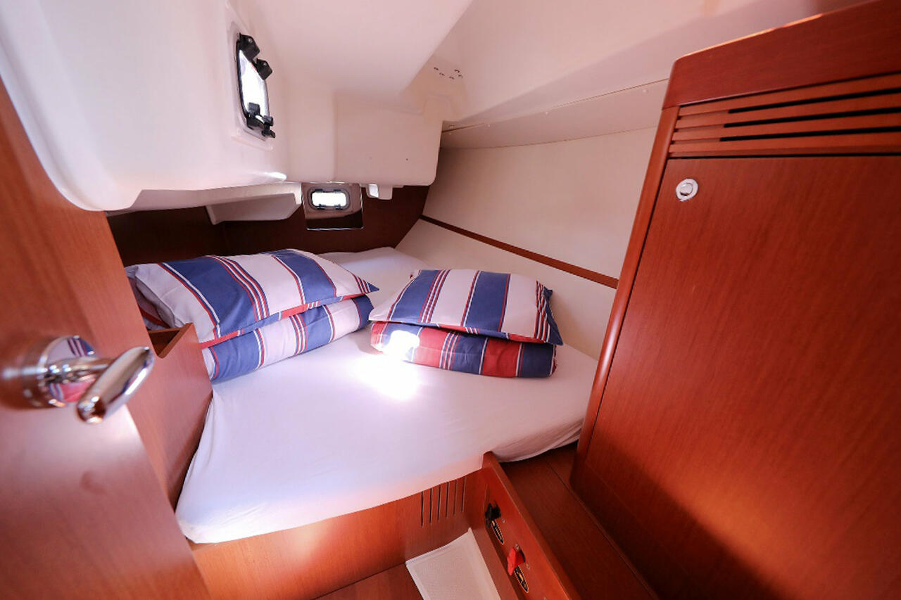 Oceanis 34.2 — photo 12