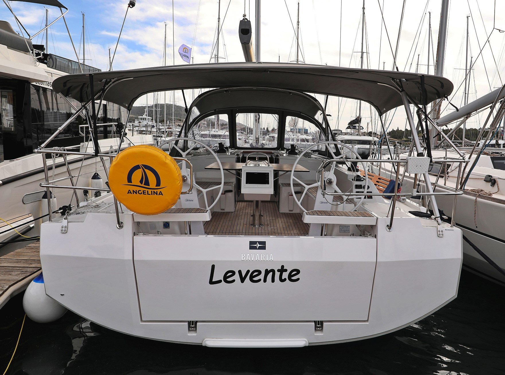 Bavaria C42 — photo 1