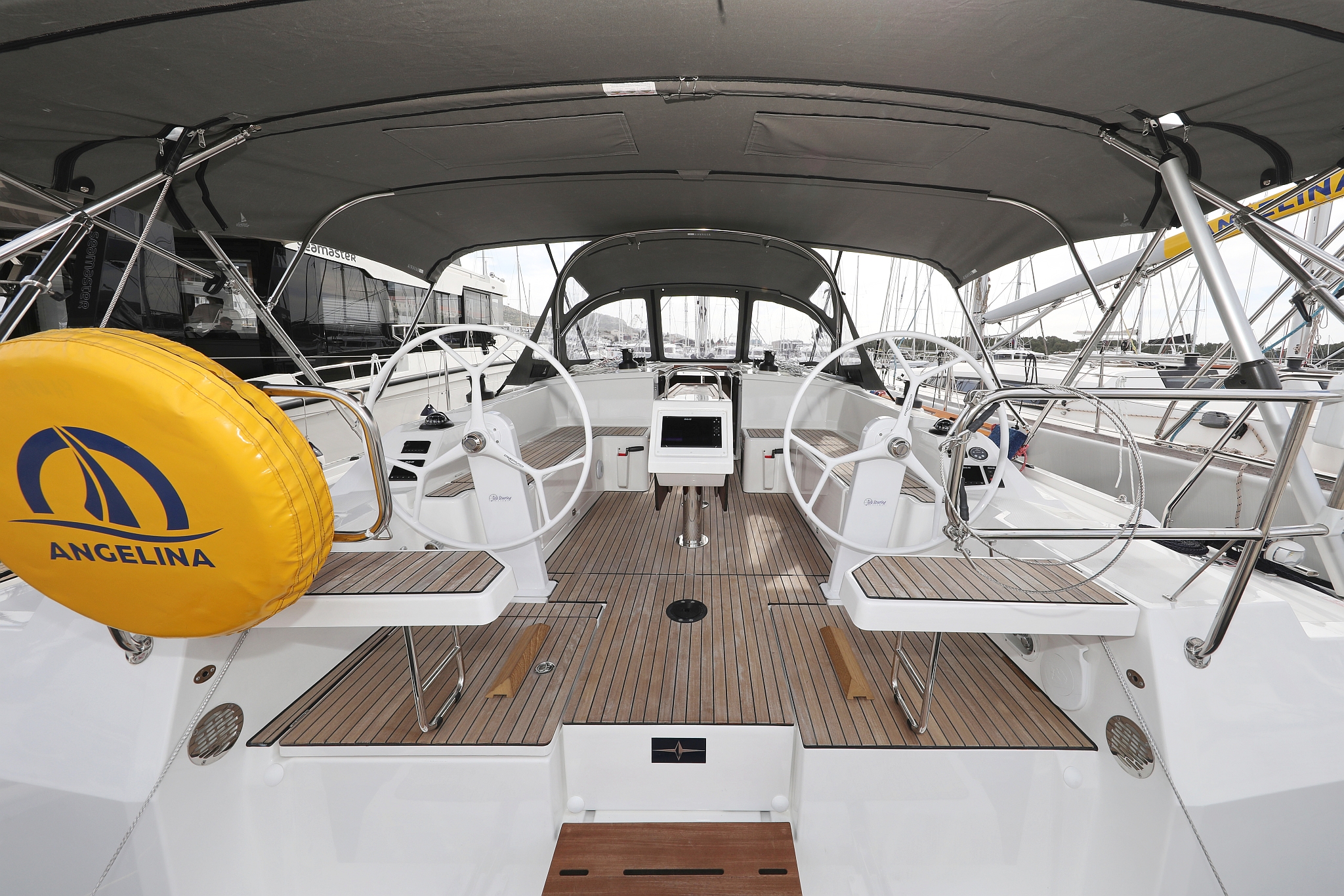 Bavaria C42 — photo 5