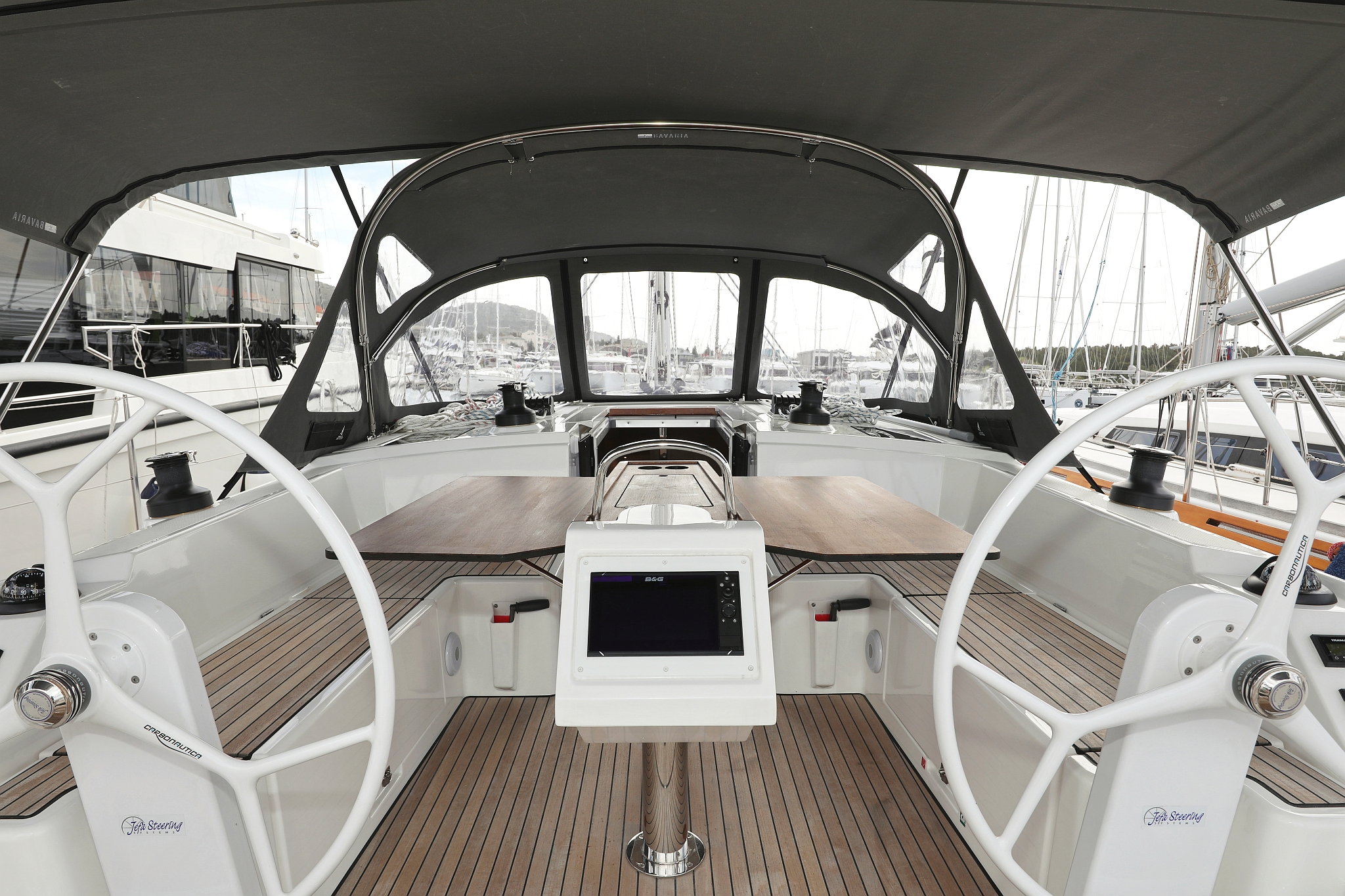 Bavaria C42 — photo 6