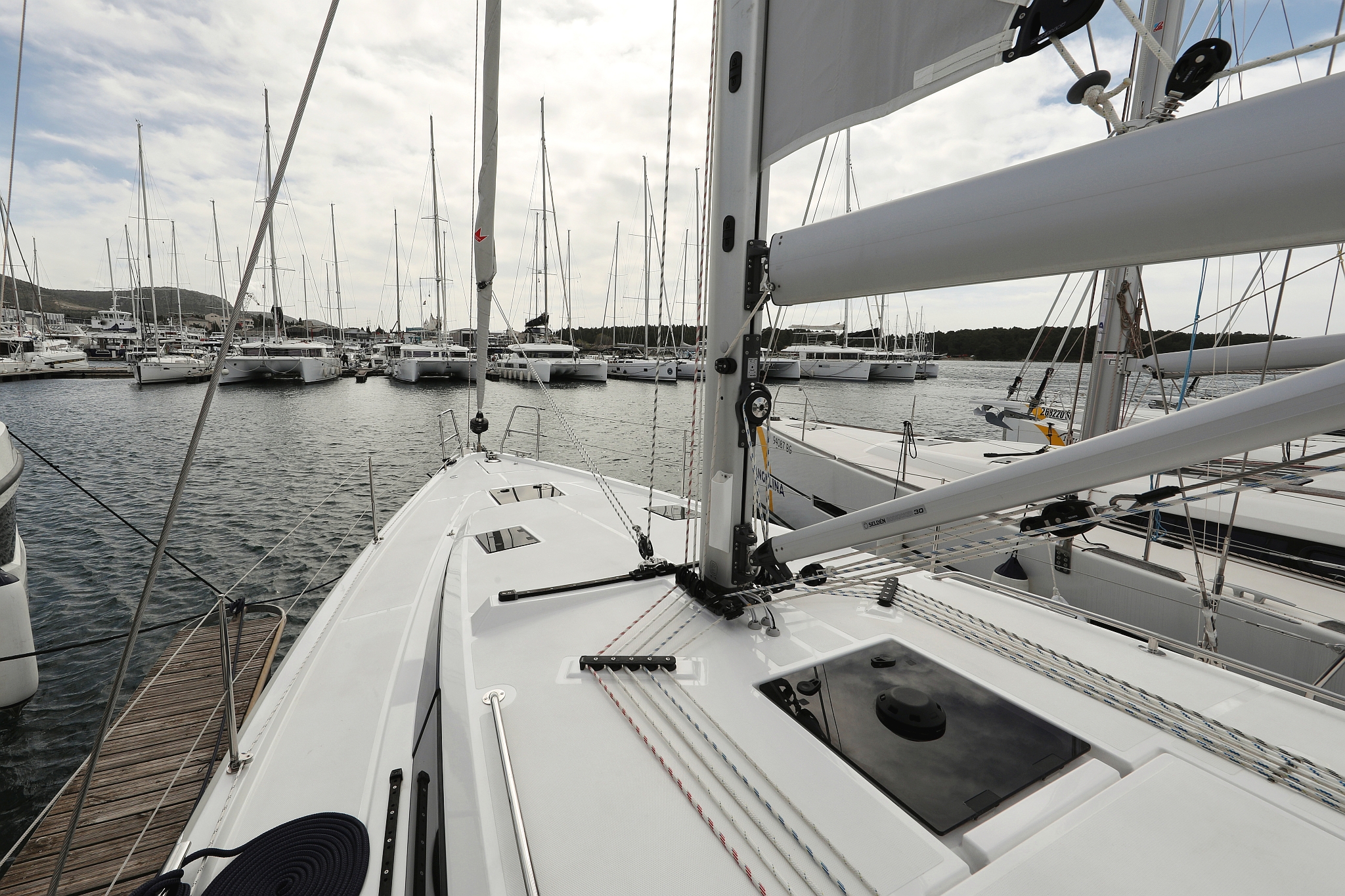 Bavaria C42 — photo 10