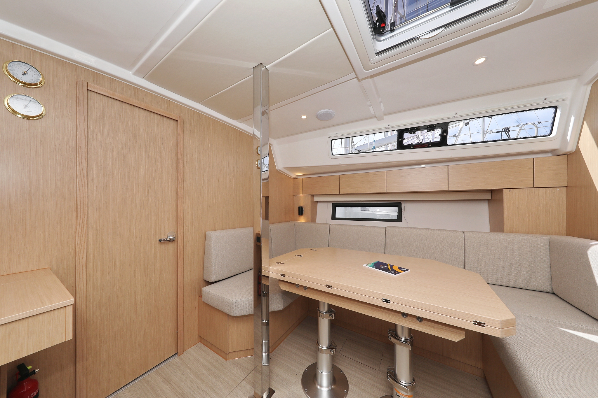 Bavaria C42 — photo 15