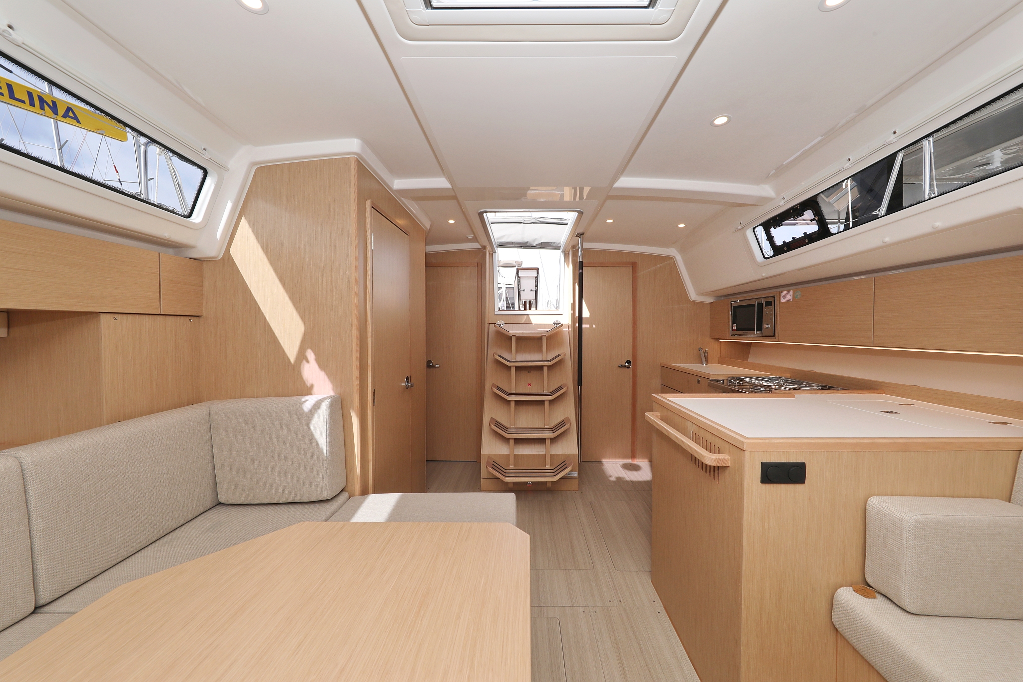 Bavaria C42 — photo 19