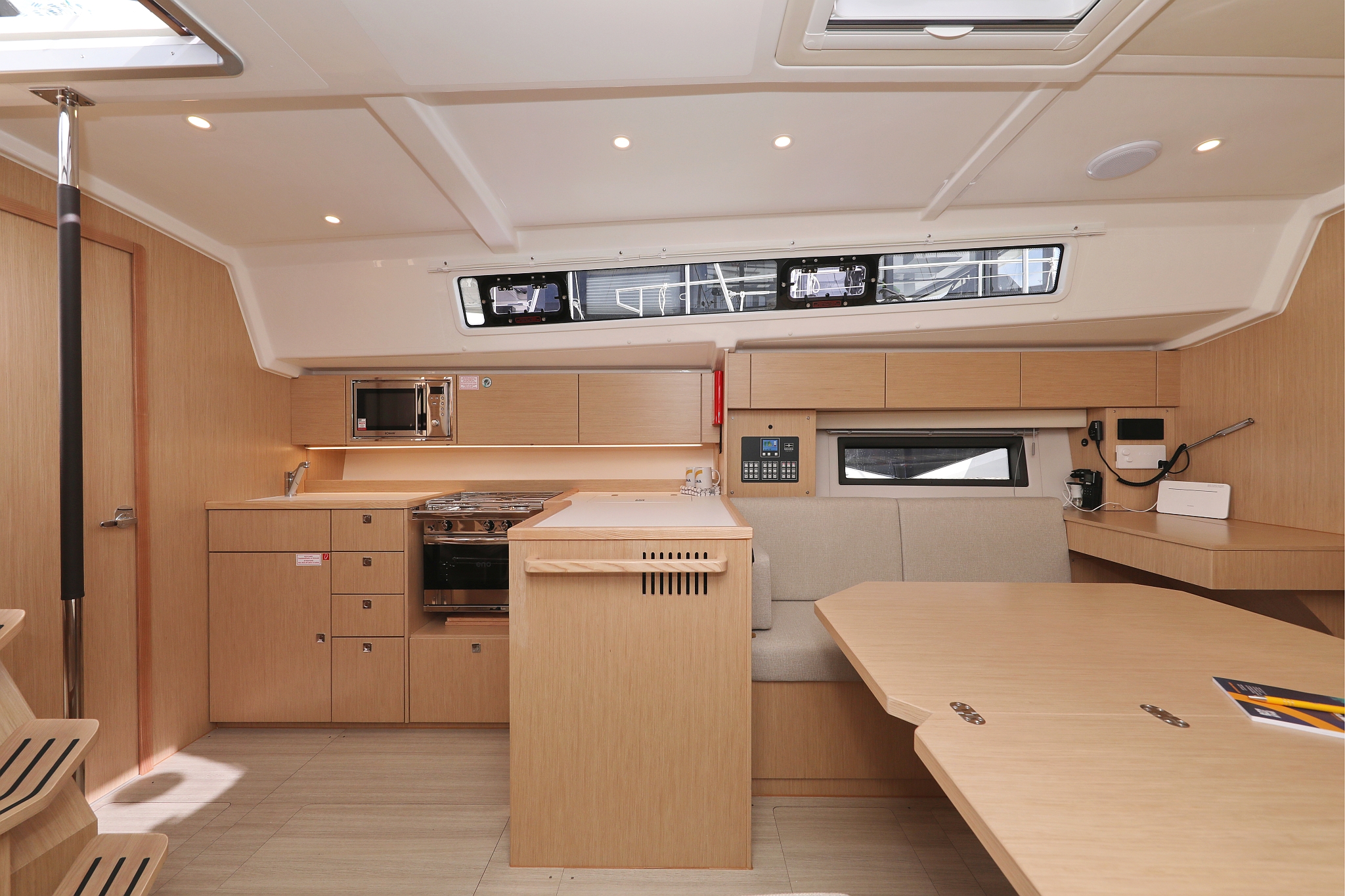 Bavaria C42 — photo 20