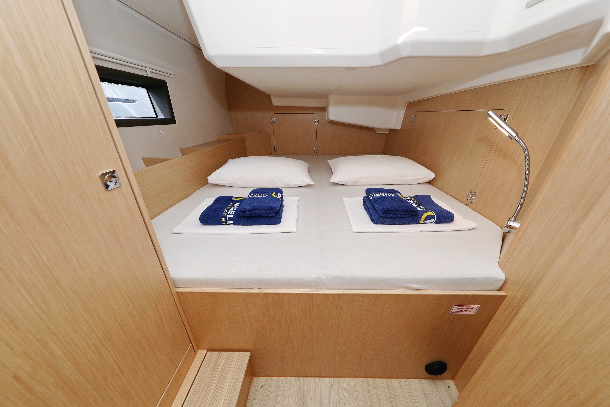 Bavaria C42 — photo 25