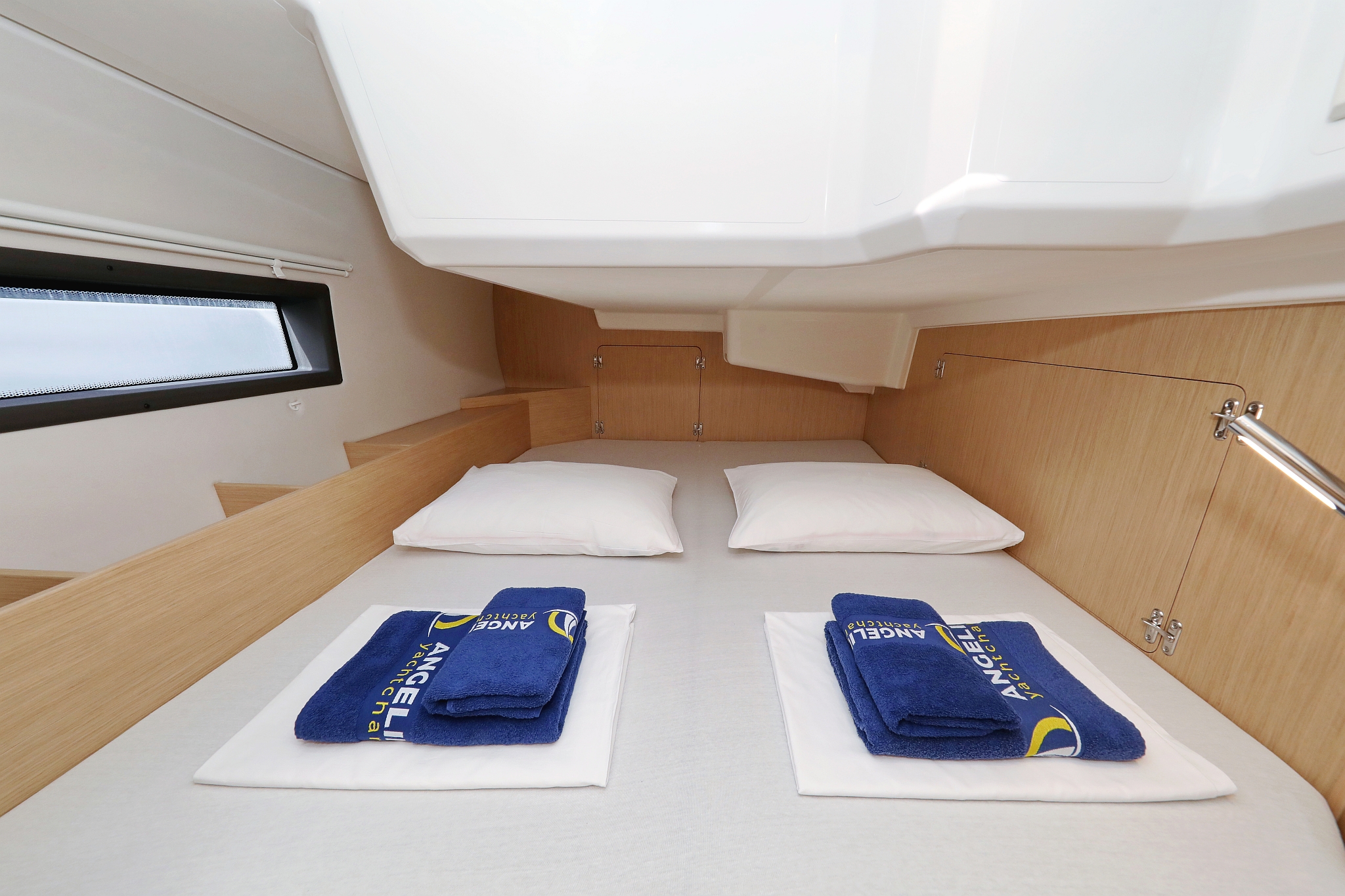 Bavaria C42 — photo 26