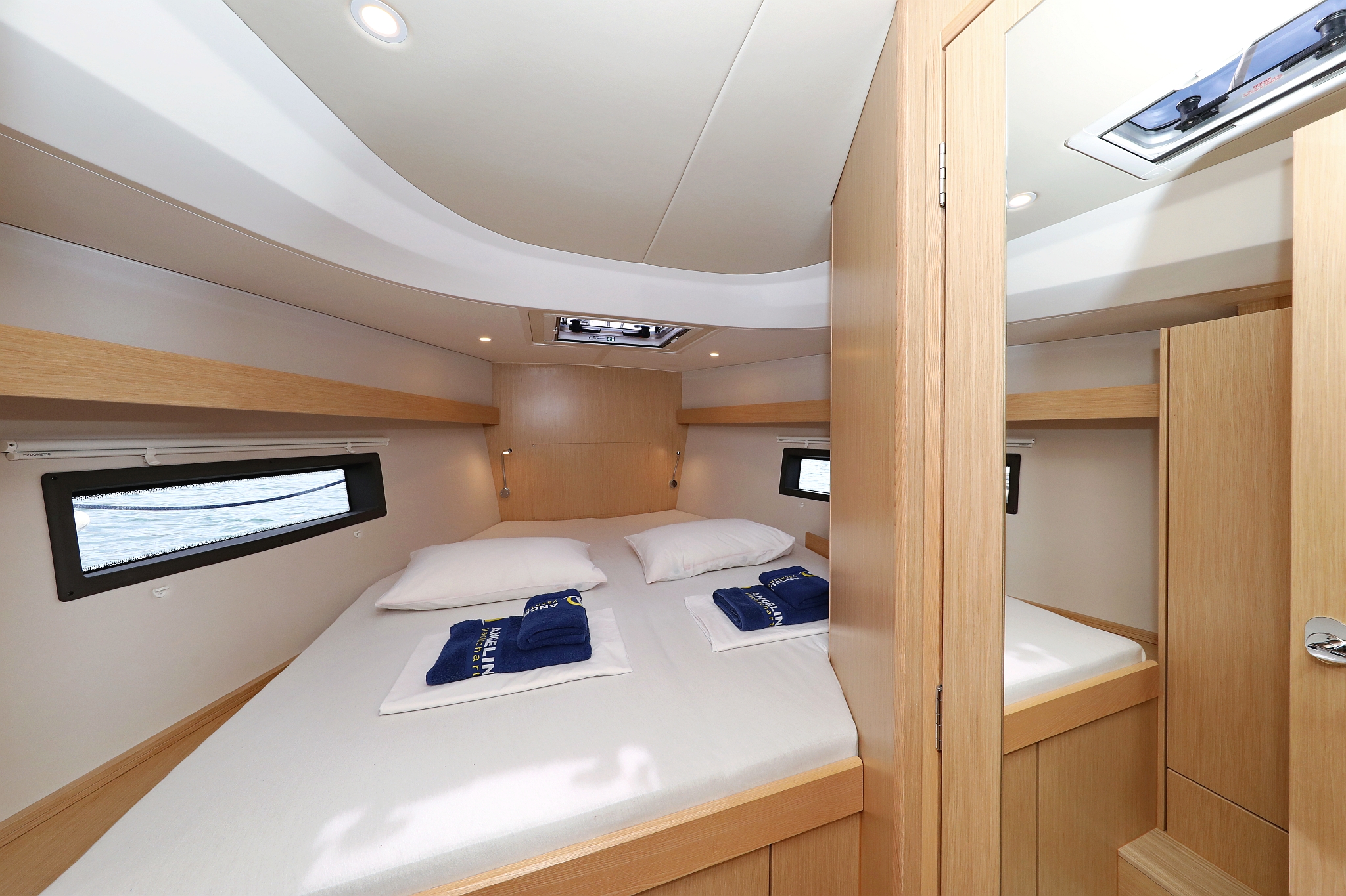 Bavaria C42 — photo 30
