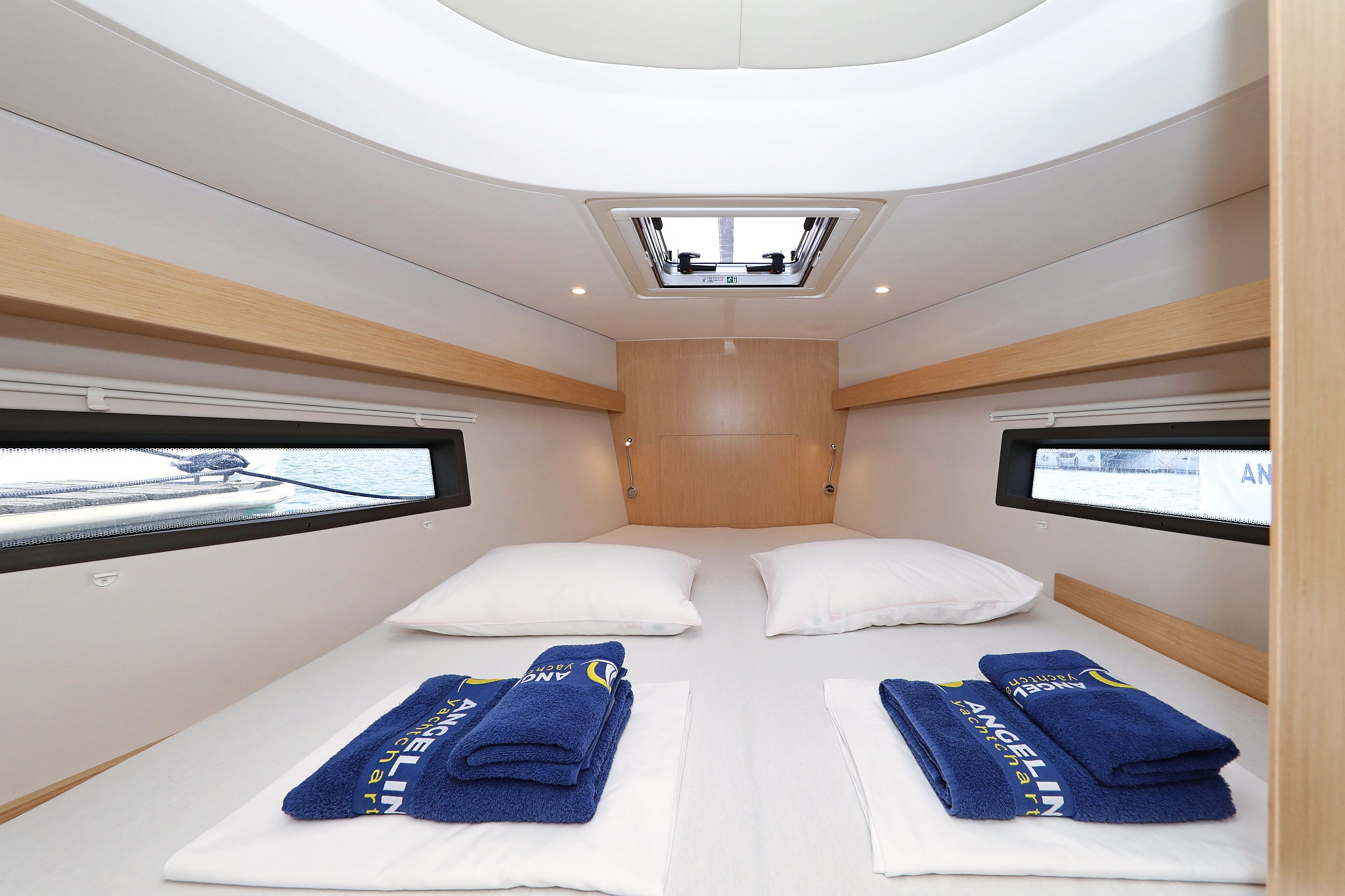 Bavaria C42 — photo 31