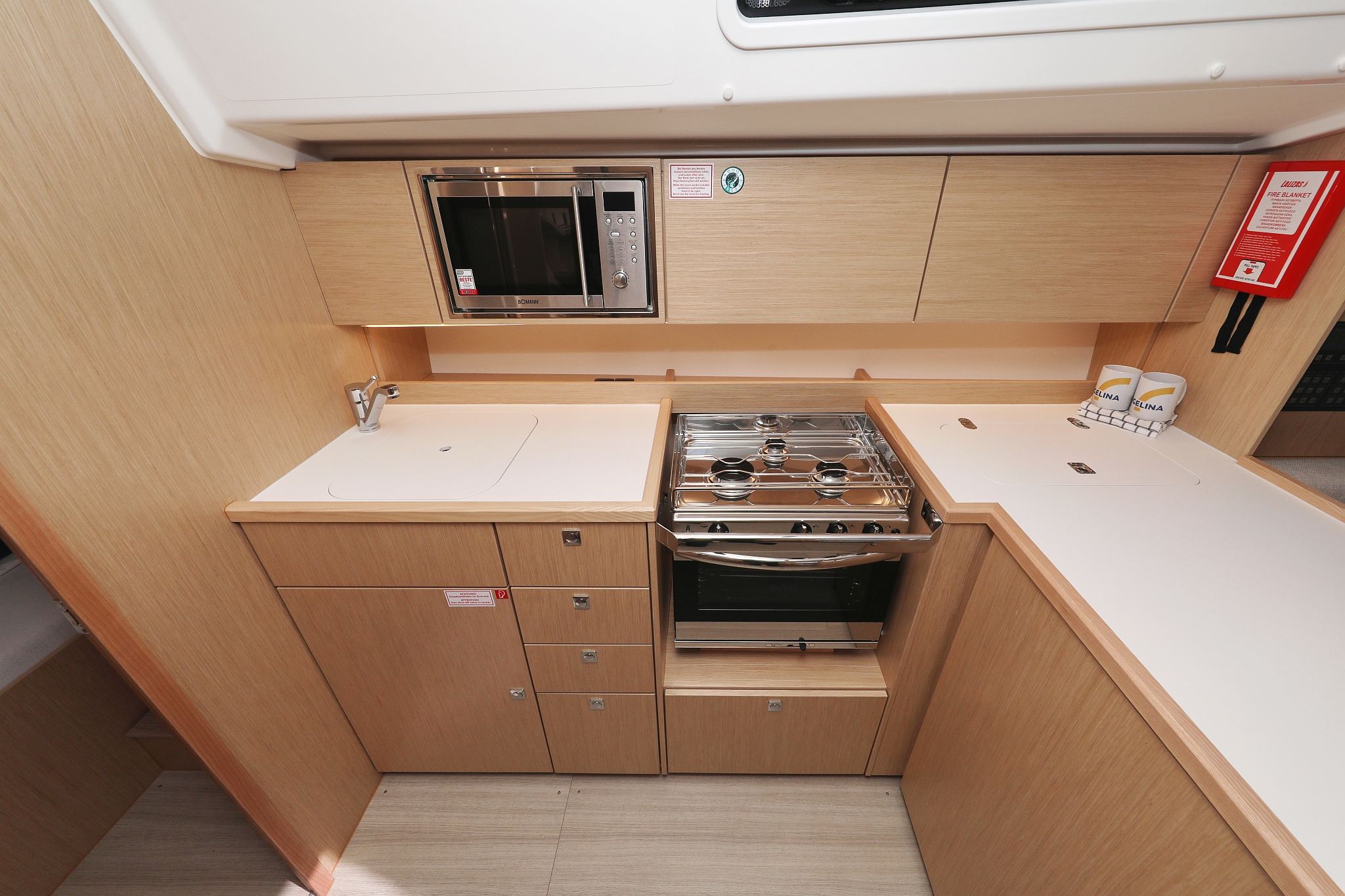 Bavaria C42 — photo 40