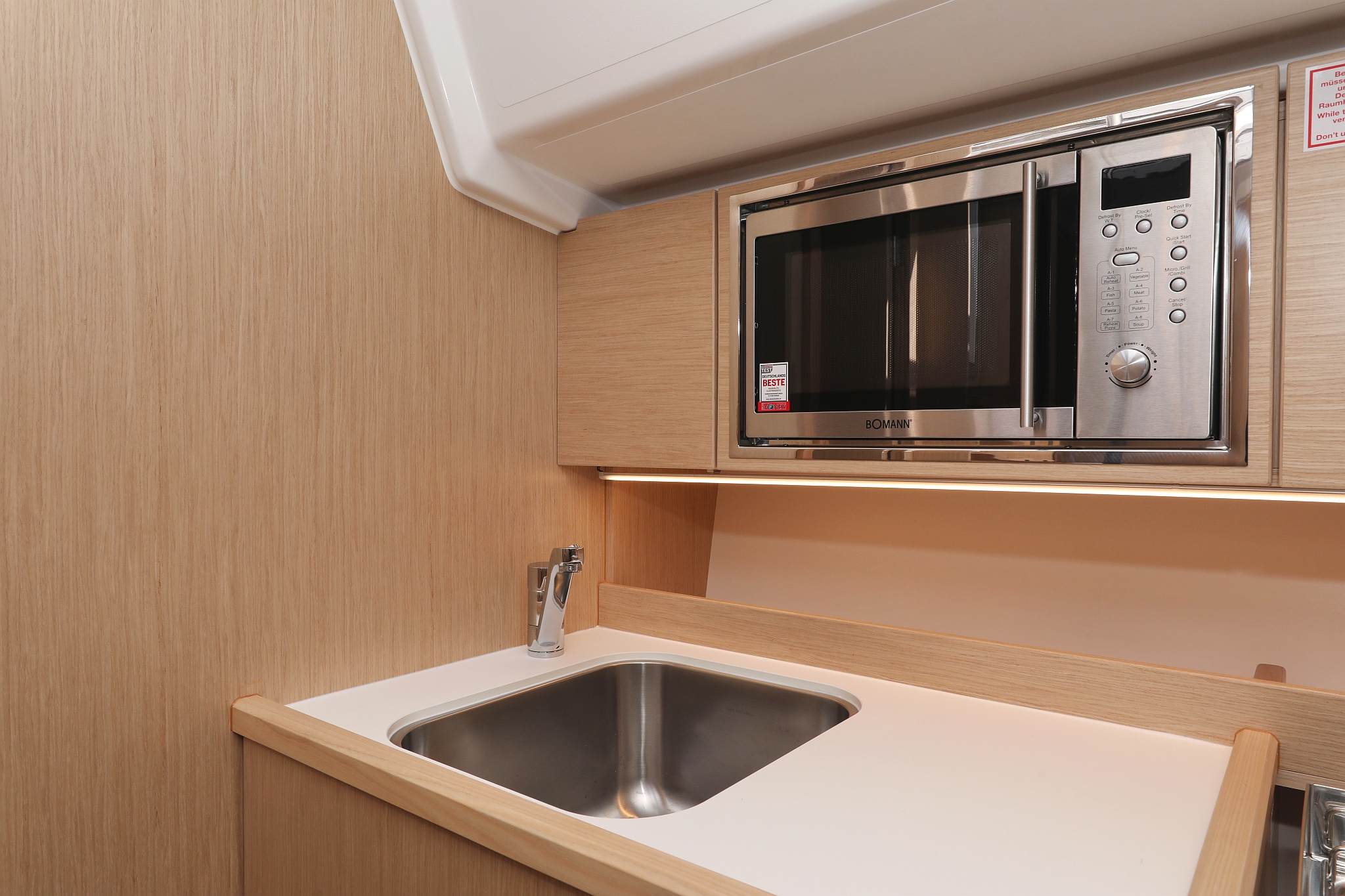 Bavaria C42 — photo 41