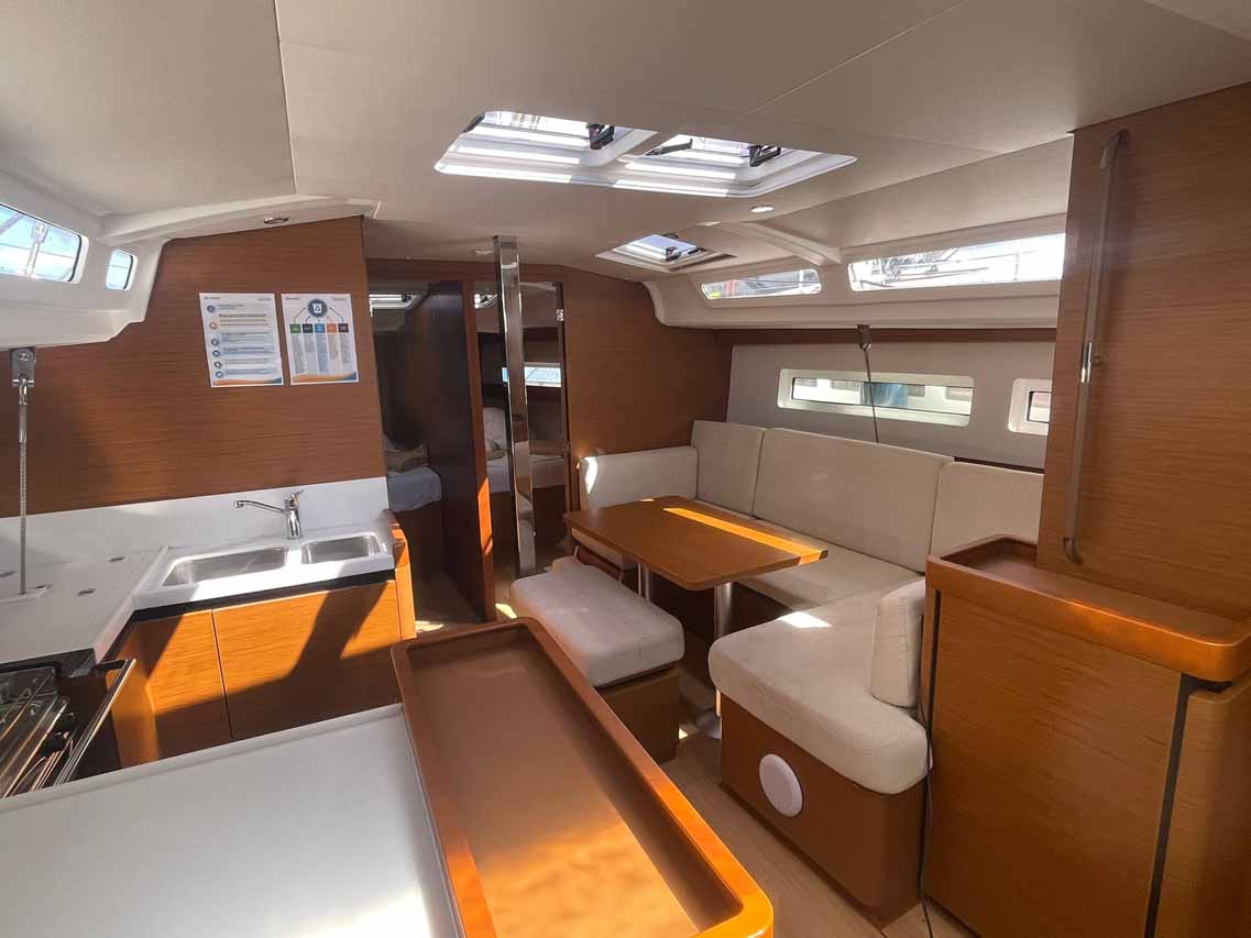 Sun Odyssey 440 - 4 cab. — photo 4