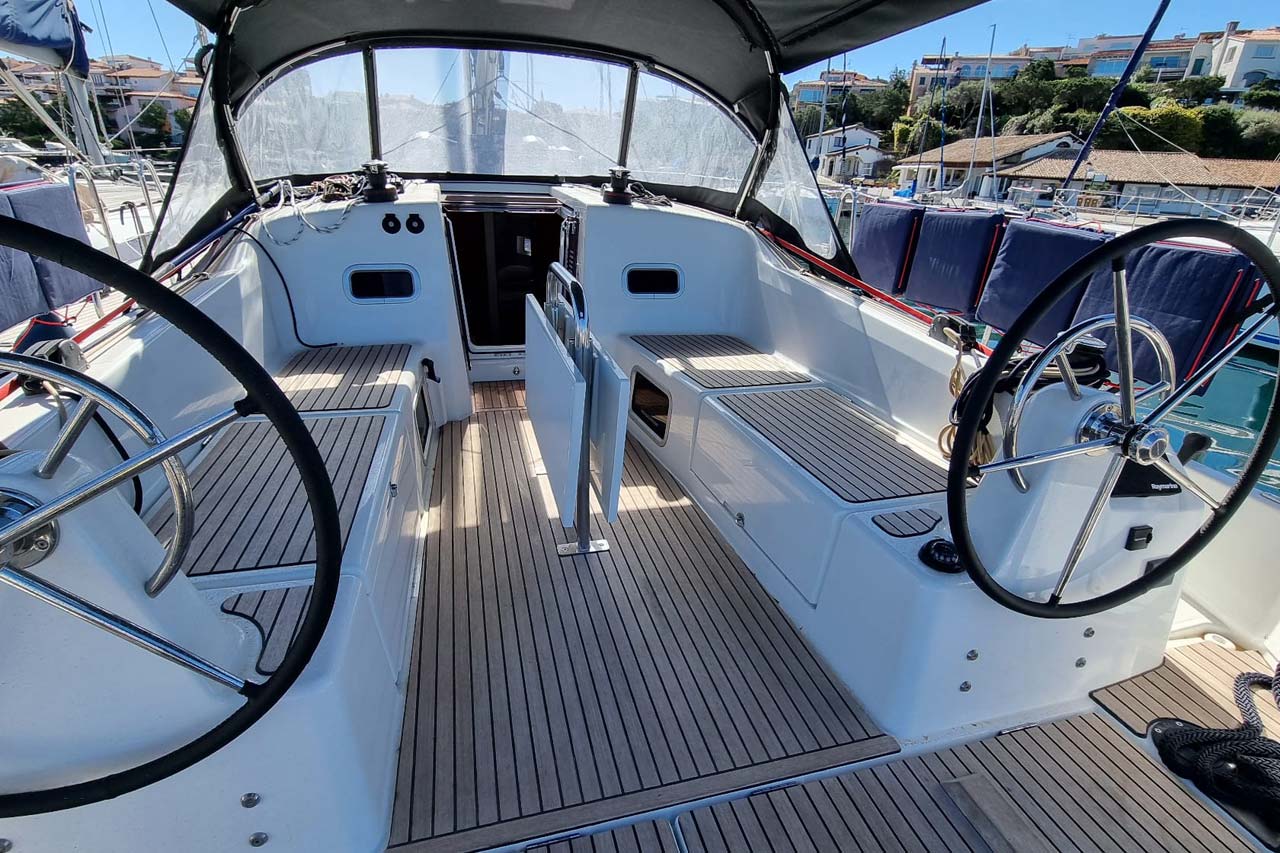 Sun Odyssey 380 - 3 cab. — photo 3