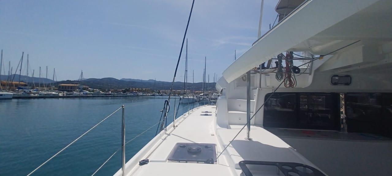 Lagoon 46 - 4 + 2 cab. — photo 9