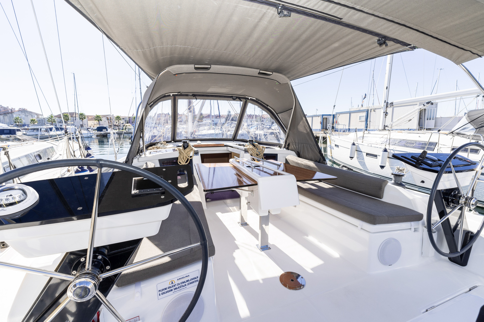 Dufour 37 - 3 cab. — photo 31