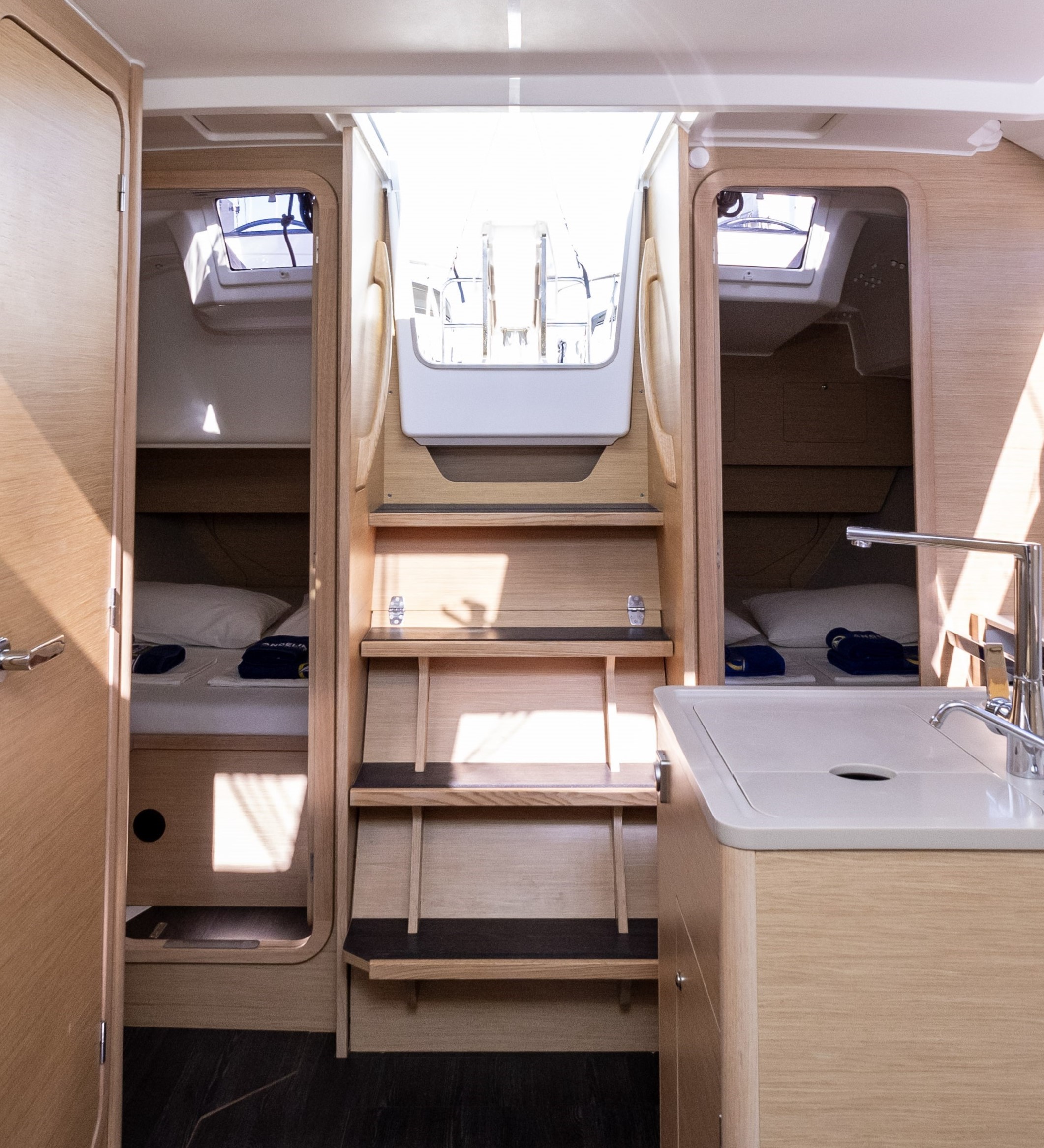 Dufour 37 - 3 cab. — photo 13