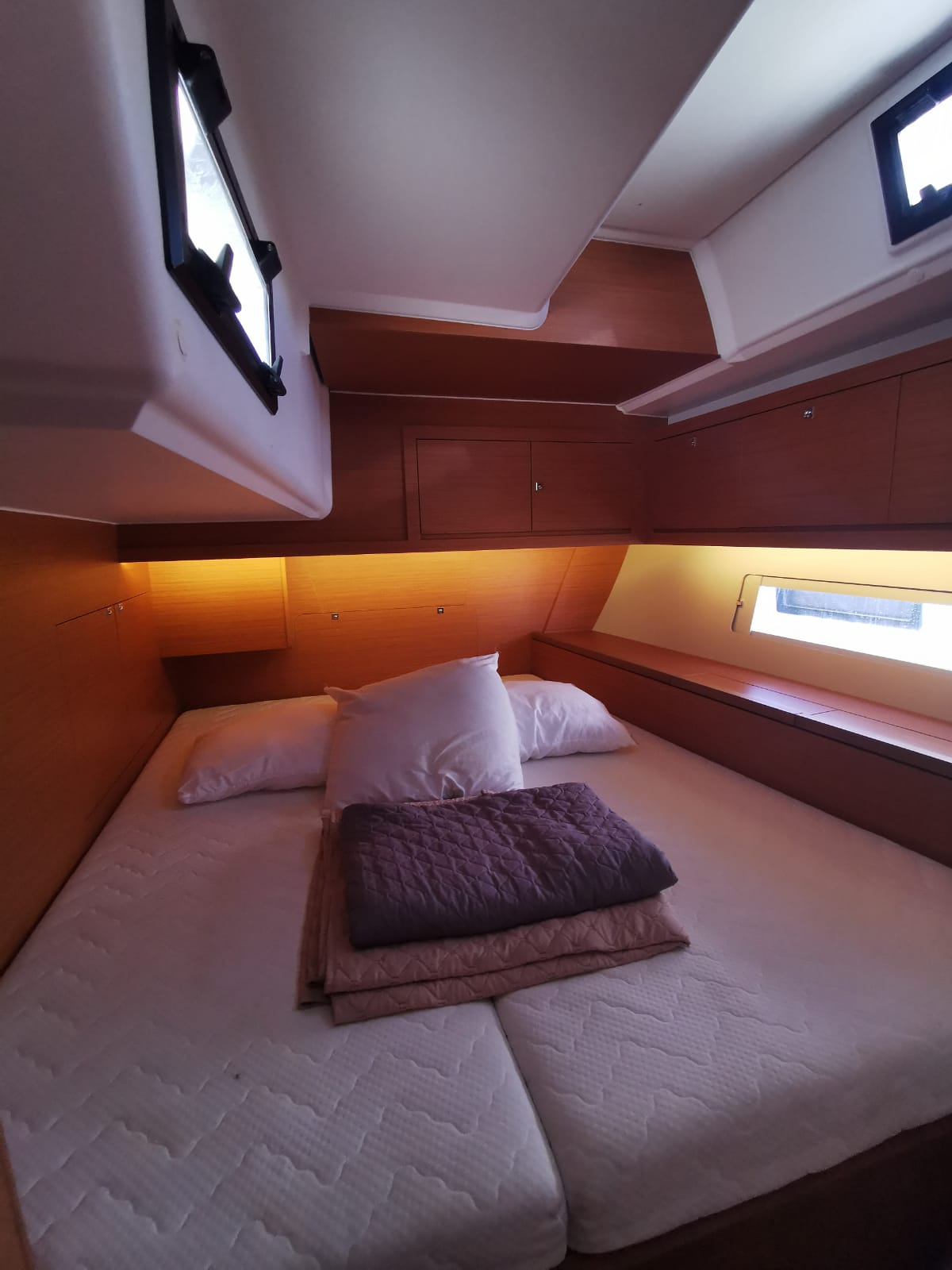 Dufour 470 - 4 + 1 cab. — photo 4