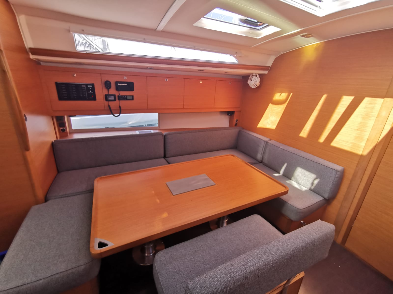 Dufour 470 - 4 + 1 cab. — photo 9