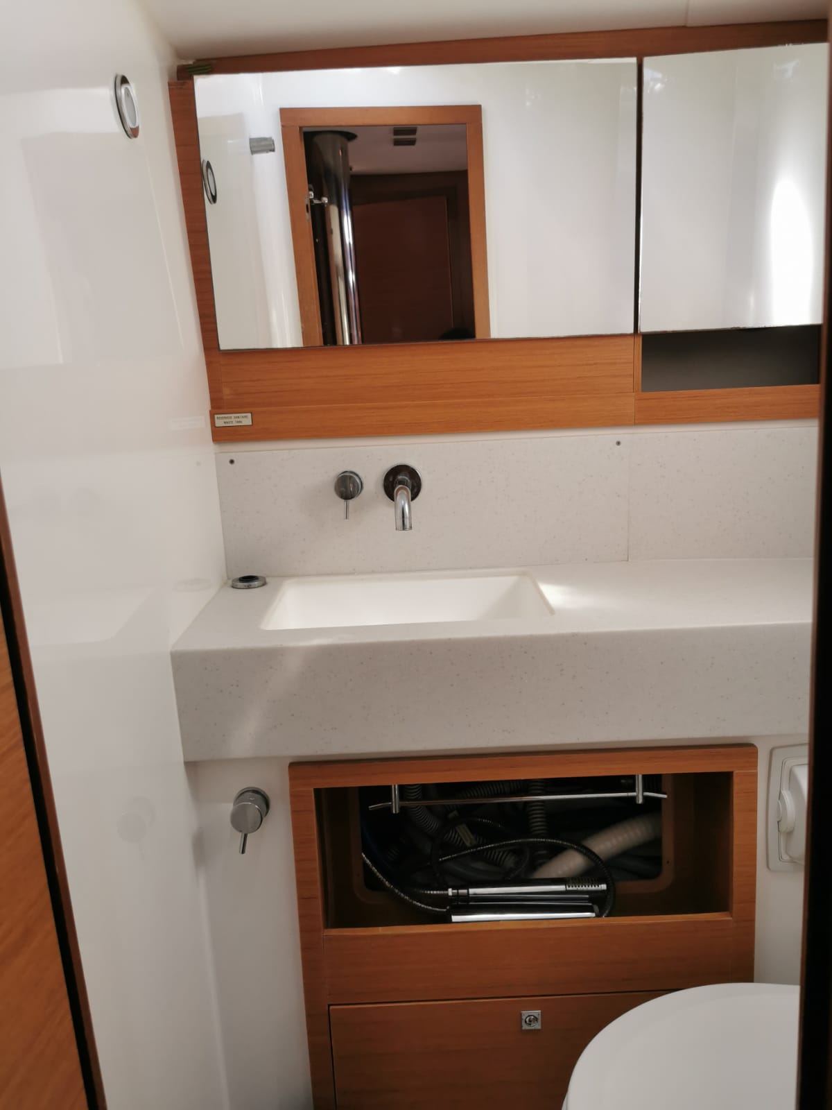 Dufour 470 - 4 + 1 cab. — photo 11