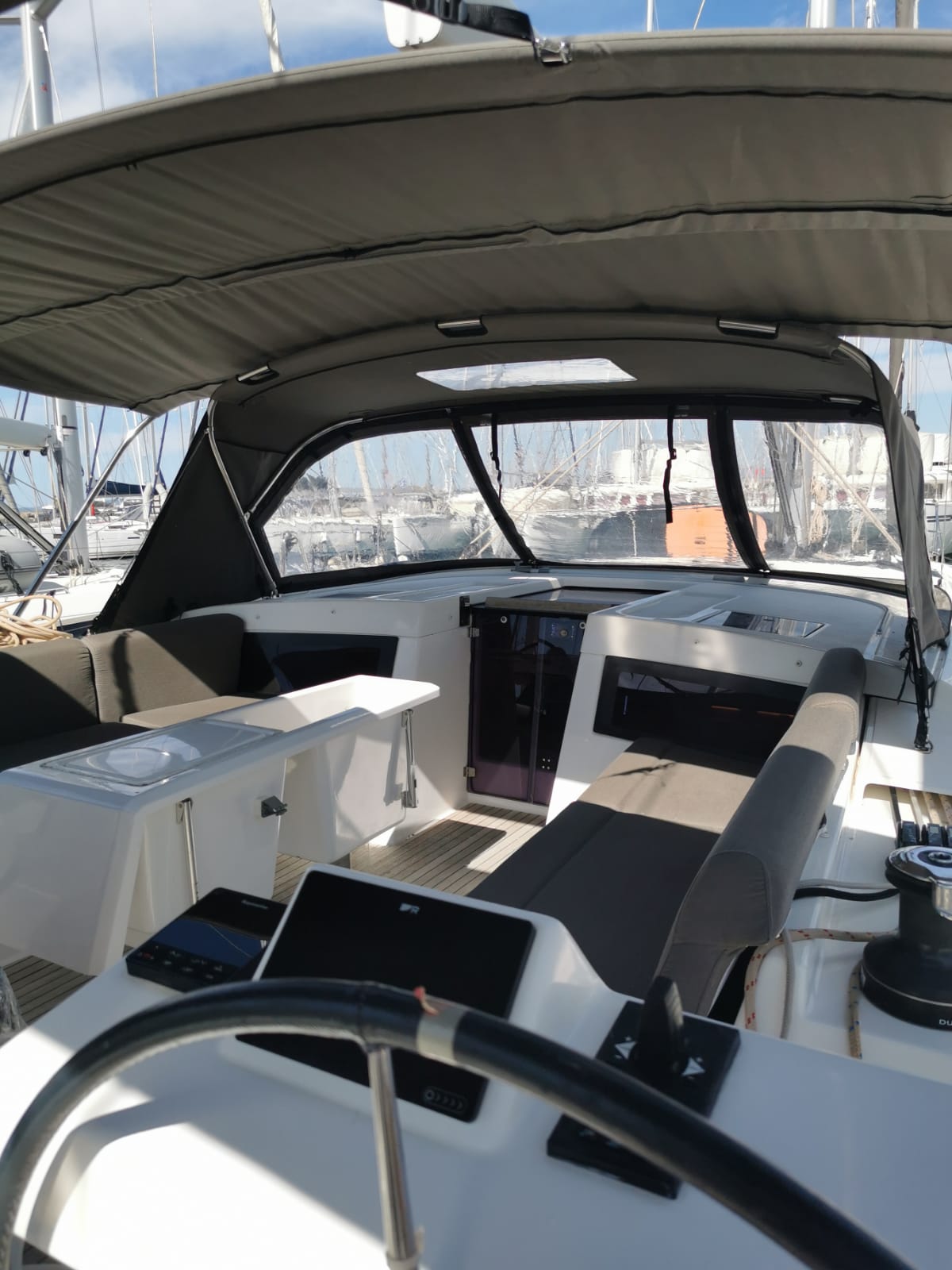 Dufour 470 - 4 + 1 cab. — photo 13