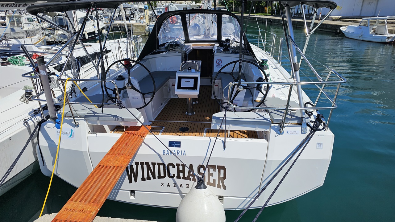 Bavaria C38 — photo 27