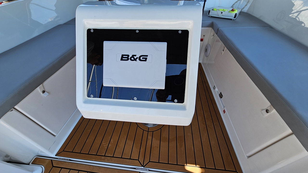 Bavaria C38 — photo 32