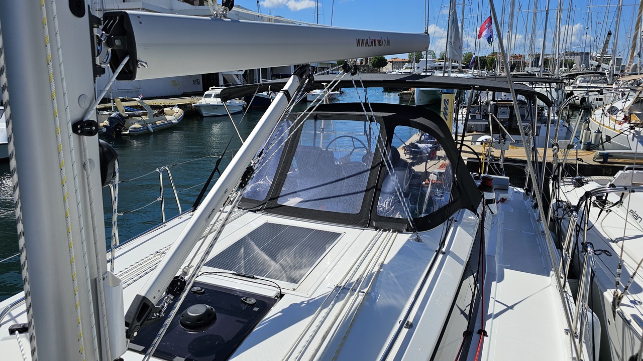 Bavaria C38 — photo 4