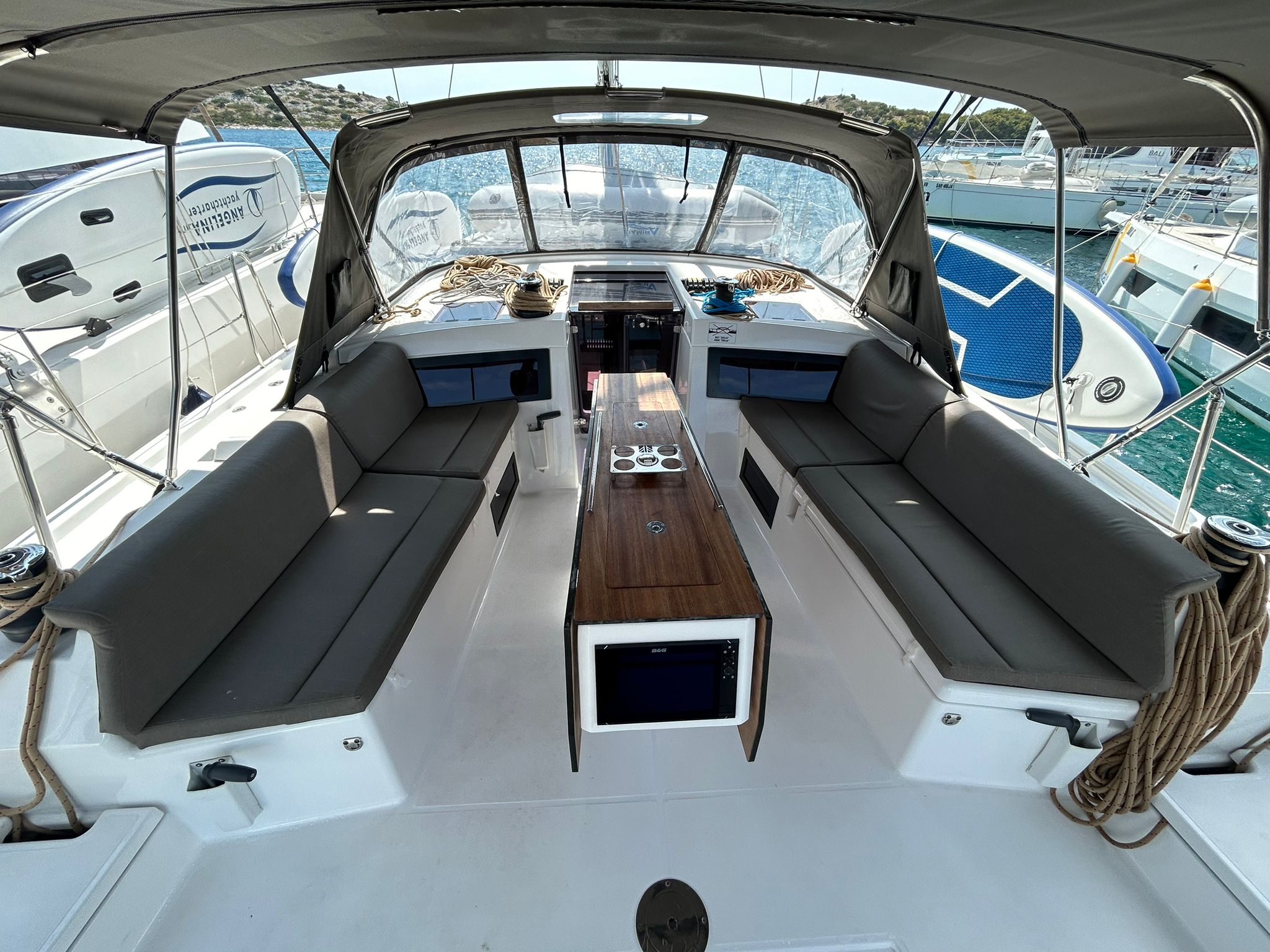 Dufour 470 - 3 cab. — photo 8