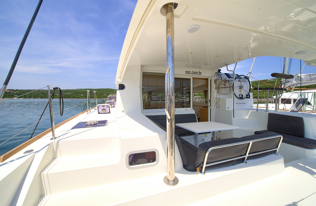 Lagoon 39 - 4 + 2 cab. — photo 18